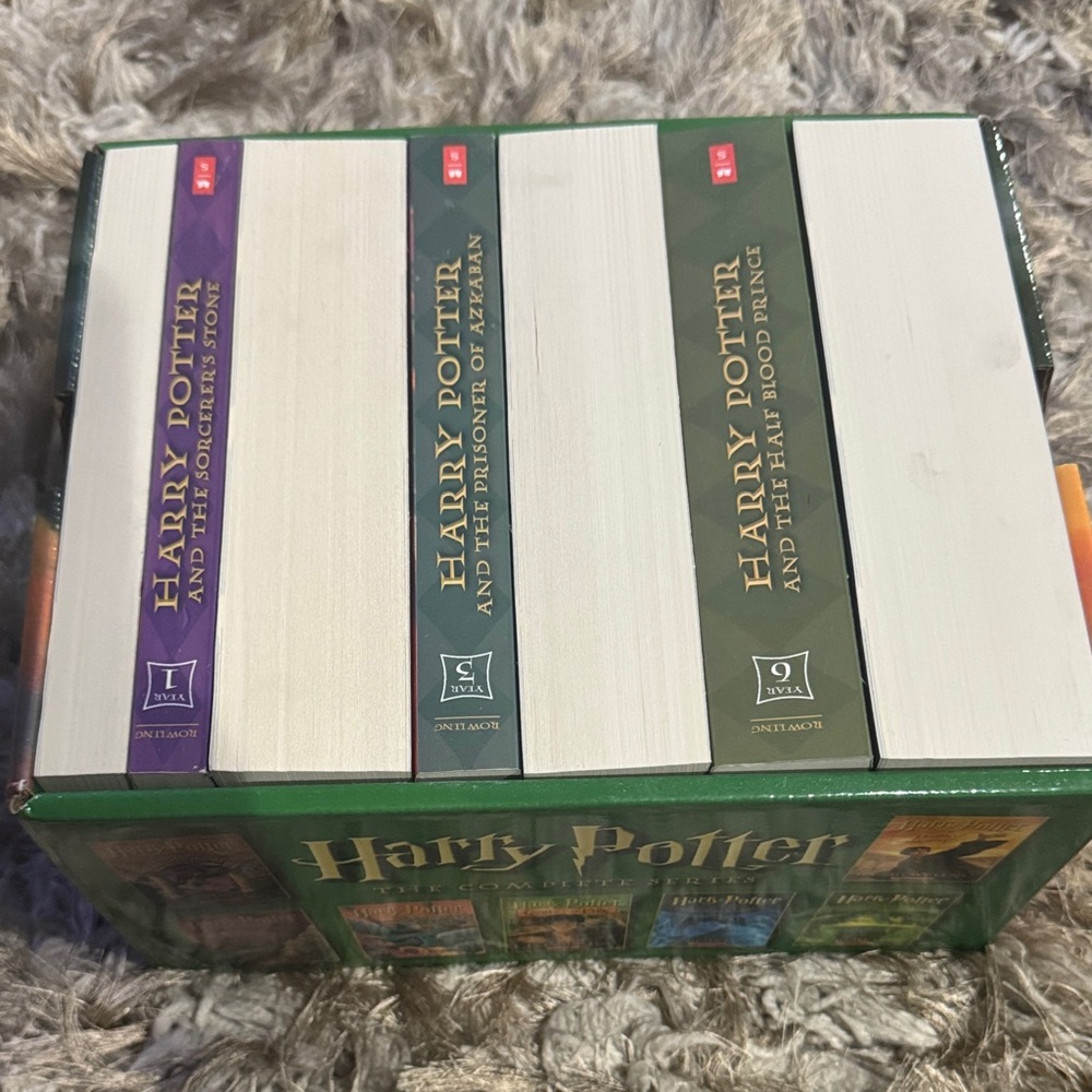 Harry Potter Box Set  Used in a good condition - Picture 2 of 4